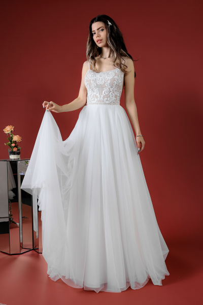 Schantal wedding dress from the collection Elegia, model 52020.