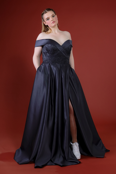 Schantal Brautkleid aus der Kollektion „Pilar XXL“, Modell 52036.