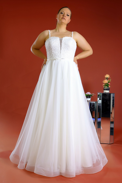 Schantal Brautkleid aus der Kollektion „Pilar XXL“, Modell 52065-2.