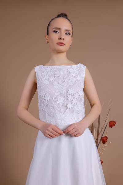 Schantal Brautkleid aus der Kollektion „Ni-Na“, Modell TOP 2200-7.