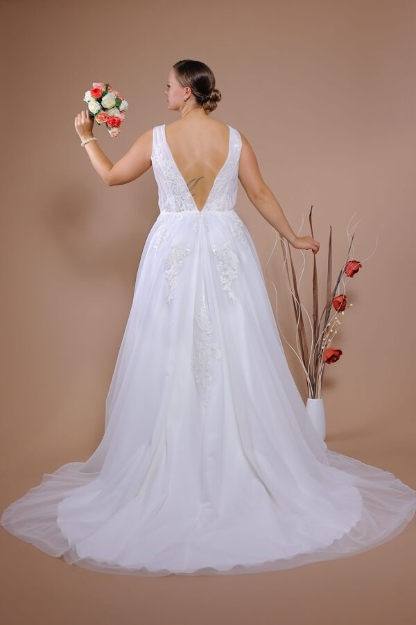 14067 (9) Wedding dress buy Schantal