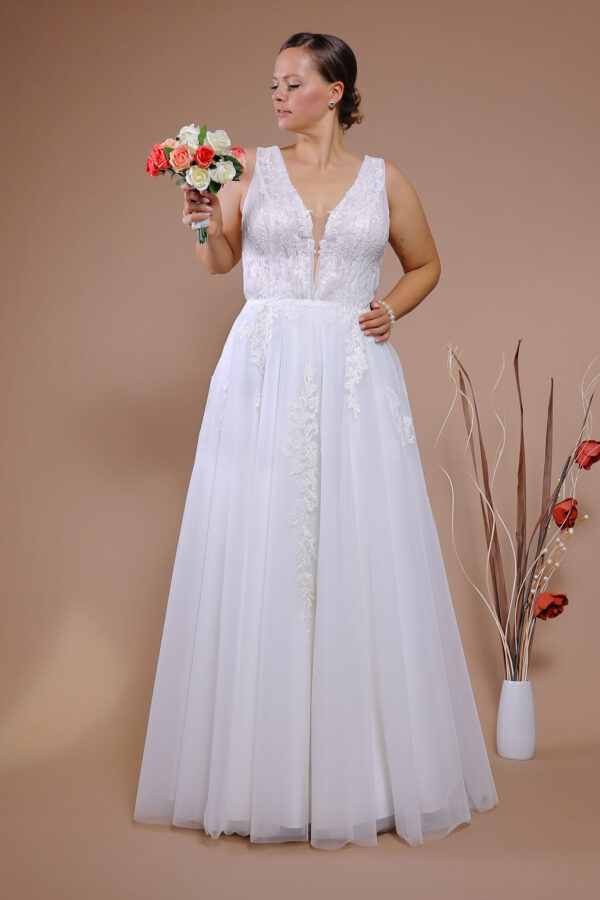 14067 Wedding dress buy Schantal