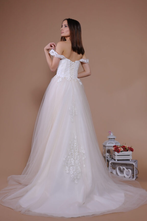 14084 Wedding dress buy Schantal (1)
