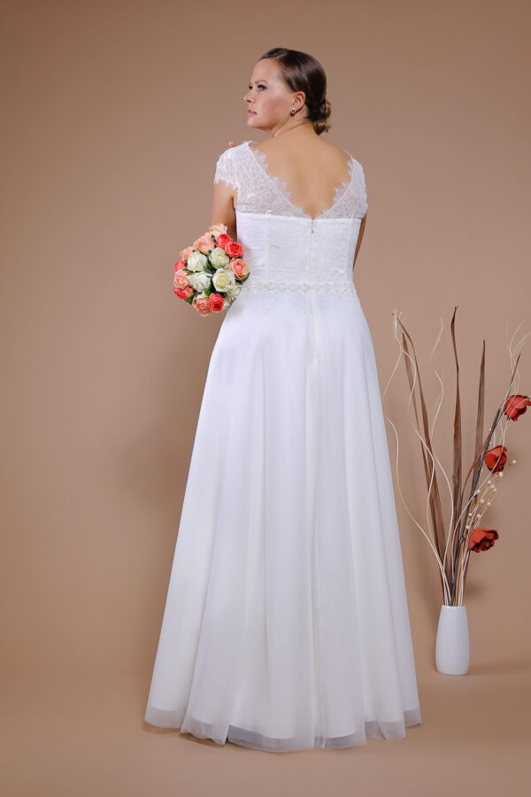 28052-2 Wedding dress buy Schantal (1)