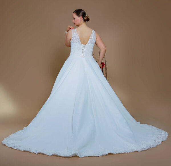 14193 Wedding dress buy Schantal (1)