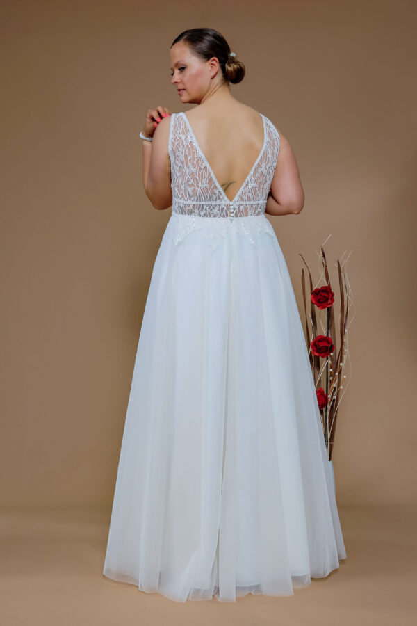 28055 - 2 Wedding dress buy Schantal (1)