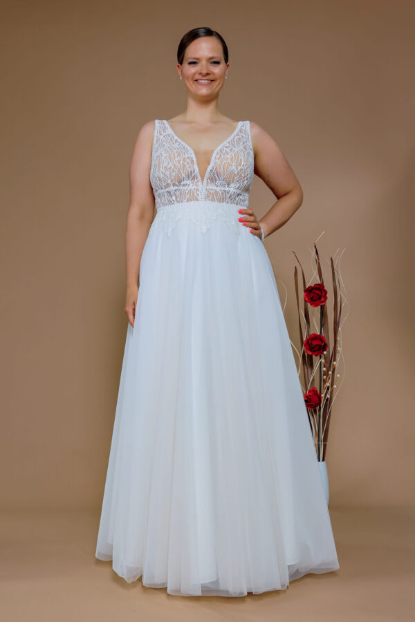 28055 - 2 Wedding dress buy Schantal (2)