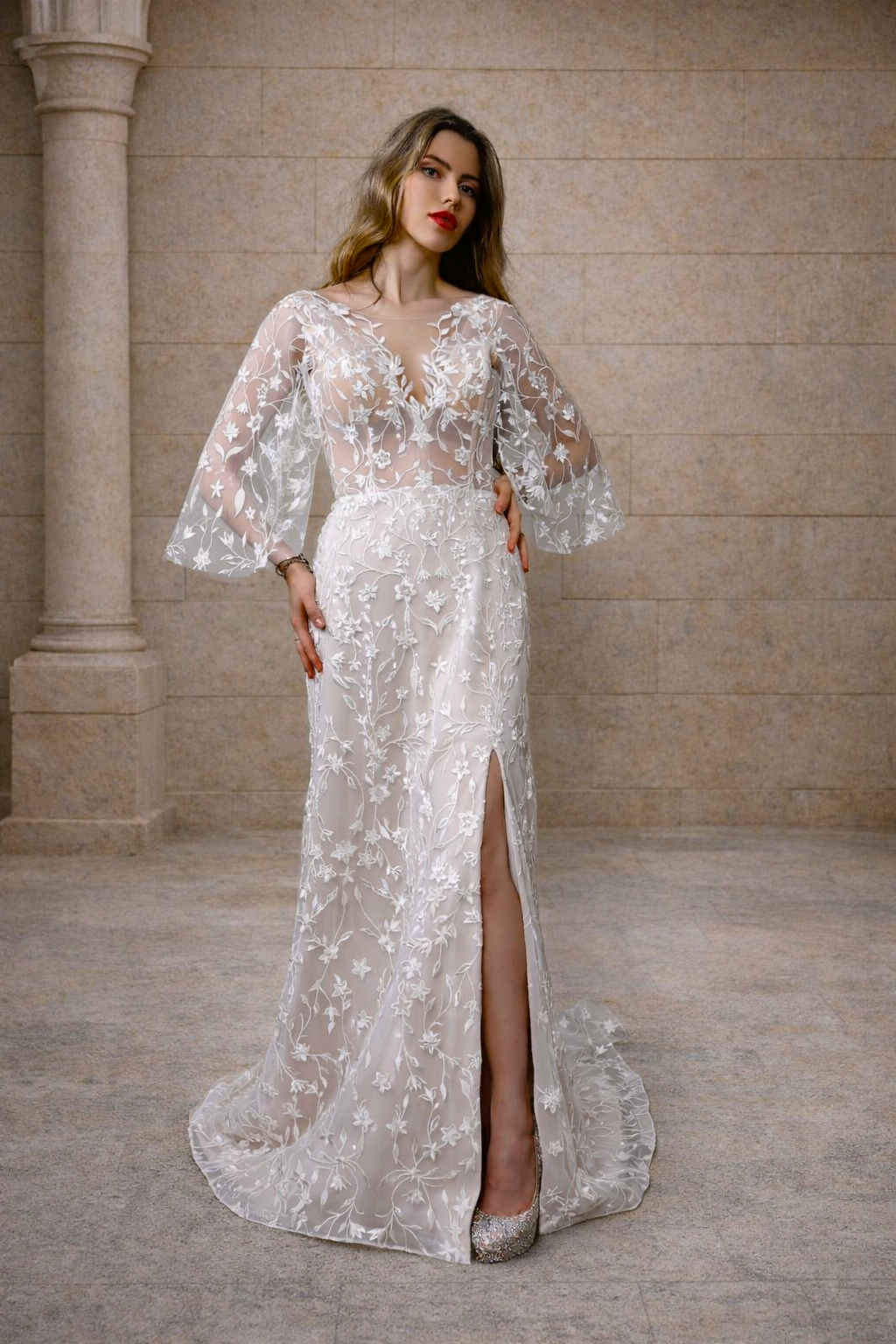 Brautkleid 52124 figurbetont Spitze Vorderansicht