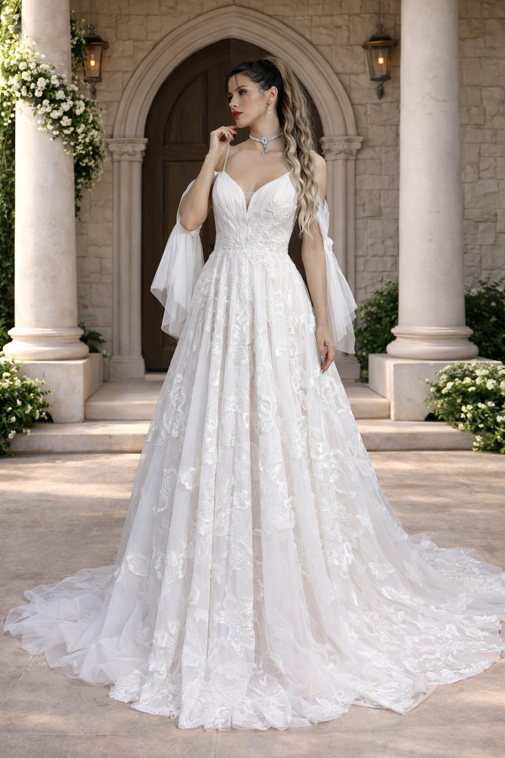 Präziser Stoffzuschnitt in der Schantal Brautkleid-Produktion für Händler